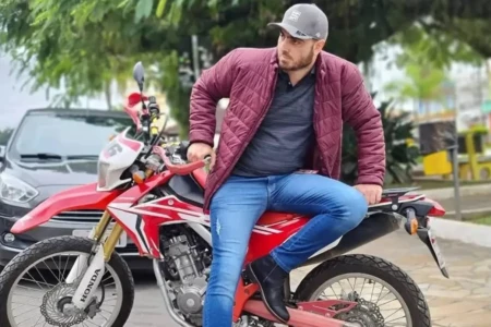 Júri popular absolve sobrinho de Bolsonaro de acusação de tentativa de feminicídio Orestes Bolsonaro foi condenado apenas por lesão corporal