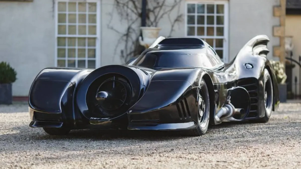 Coleção com 50 carros de filmes como “Velozes e Furiosos” e “De Volta para o Futuro” será leiloada na França