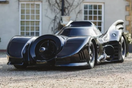 Coleção com 50 carros de filmes como “Velozes e Furiosos” e “De Volta para o Futuro” será leiloada na França