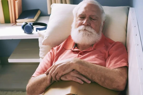 Tirar um cochilo traz benefícios? Veja quanto tempo é o ideal e quem deve evitar Tirar um cochilo faz bem? Veja quanto tempo dormir