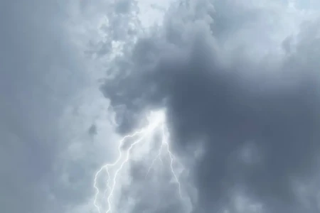 Goiás registra 4 milhões de raios em 2025; Niquelândia lidera com 135,6 mil