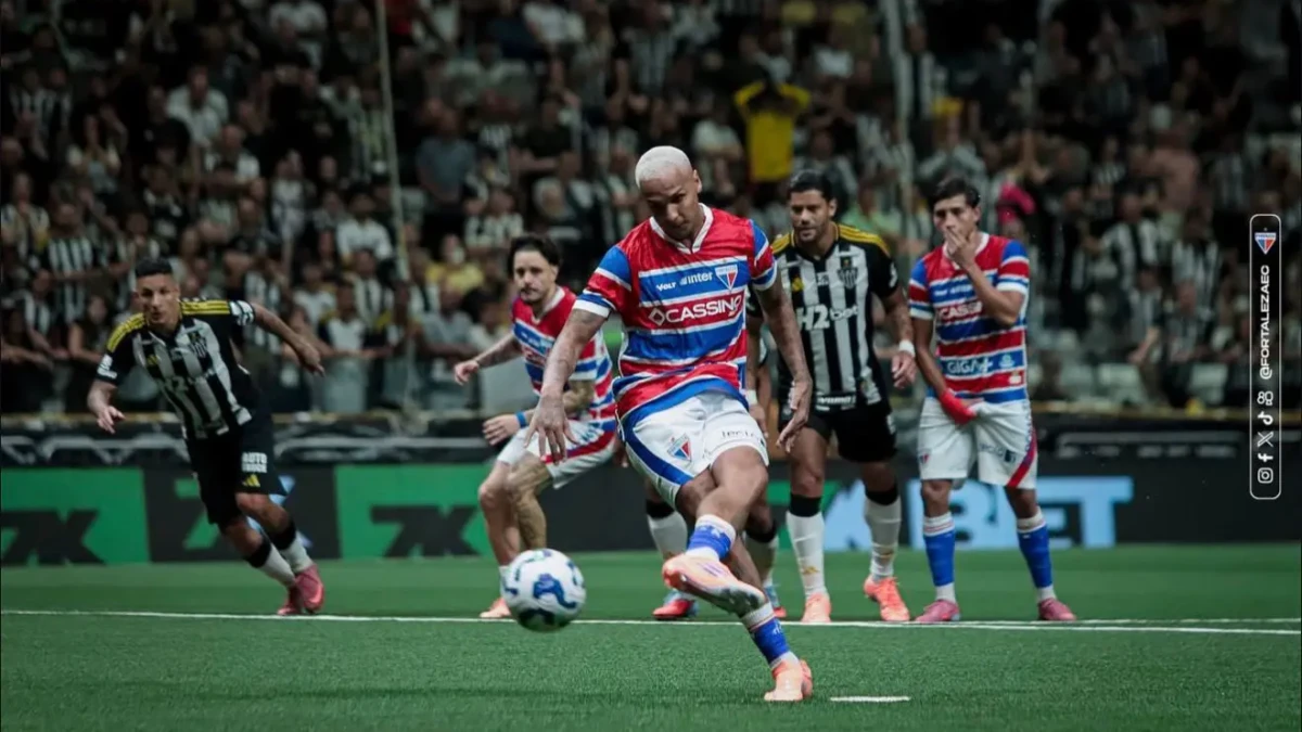 Atlético sai na frente, mas Deyverson brilha e empata confronto