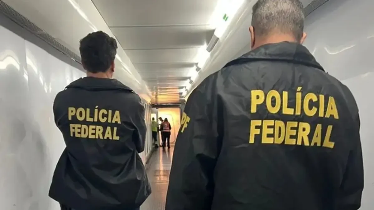 PF encontra filho de Lula em ação contra ex-nora do petista Endereço onde Marcos Cláudio foi localizado pertence à Carla Ariane Trindade