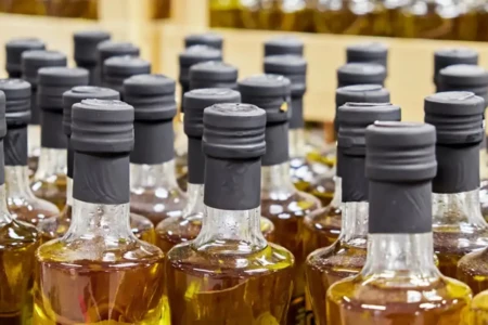 Ministério emite alerta para azeites fraudados; saiba quais marcas Ministério da Agricultura inspecionou lotes considerados impróprios