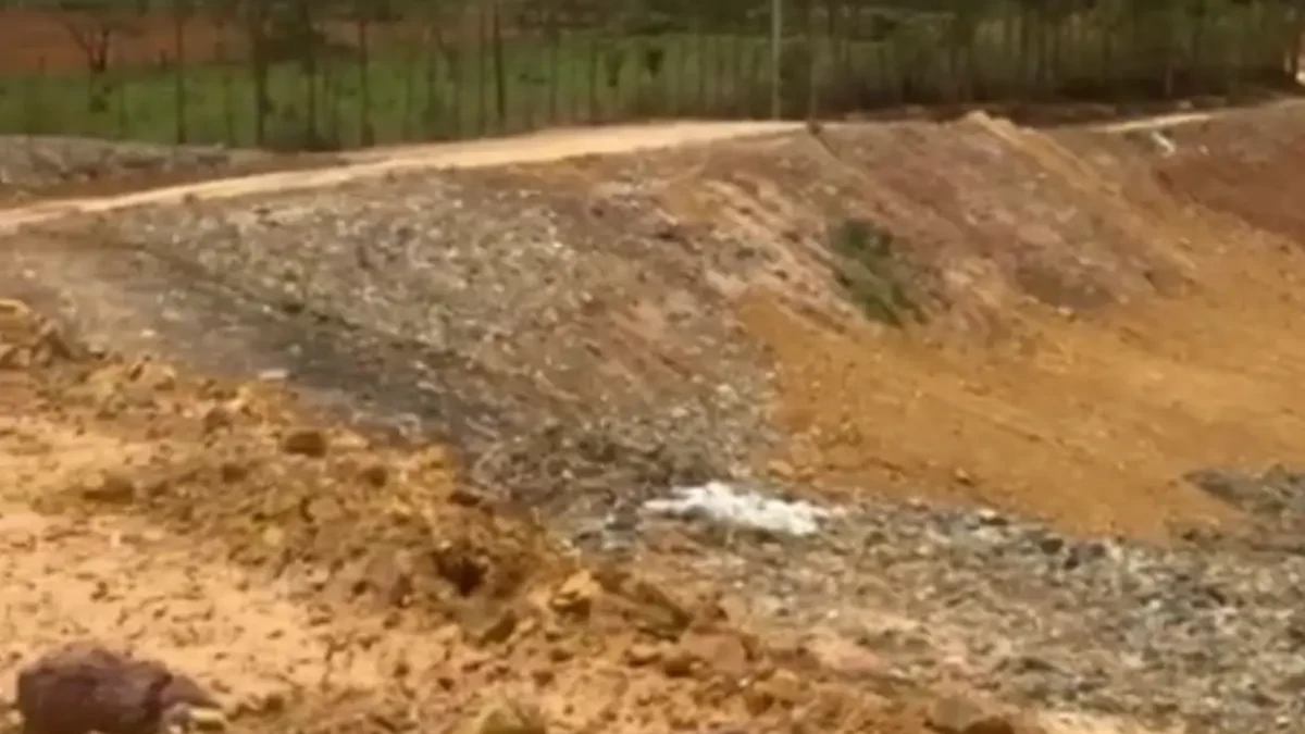 Novo deslizamento acontece no lixão de Padre Bernardo, cinco meses após o primeiro (Foto: Reprodução)