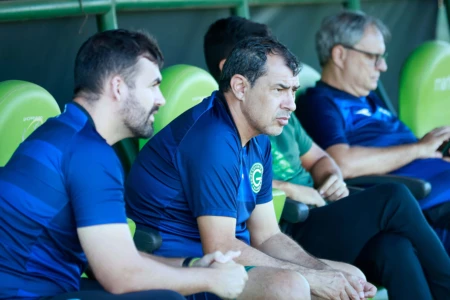 Goiás busca primeira vitória com Carille na Serrinha em jogo-chave