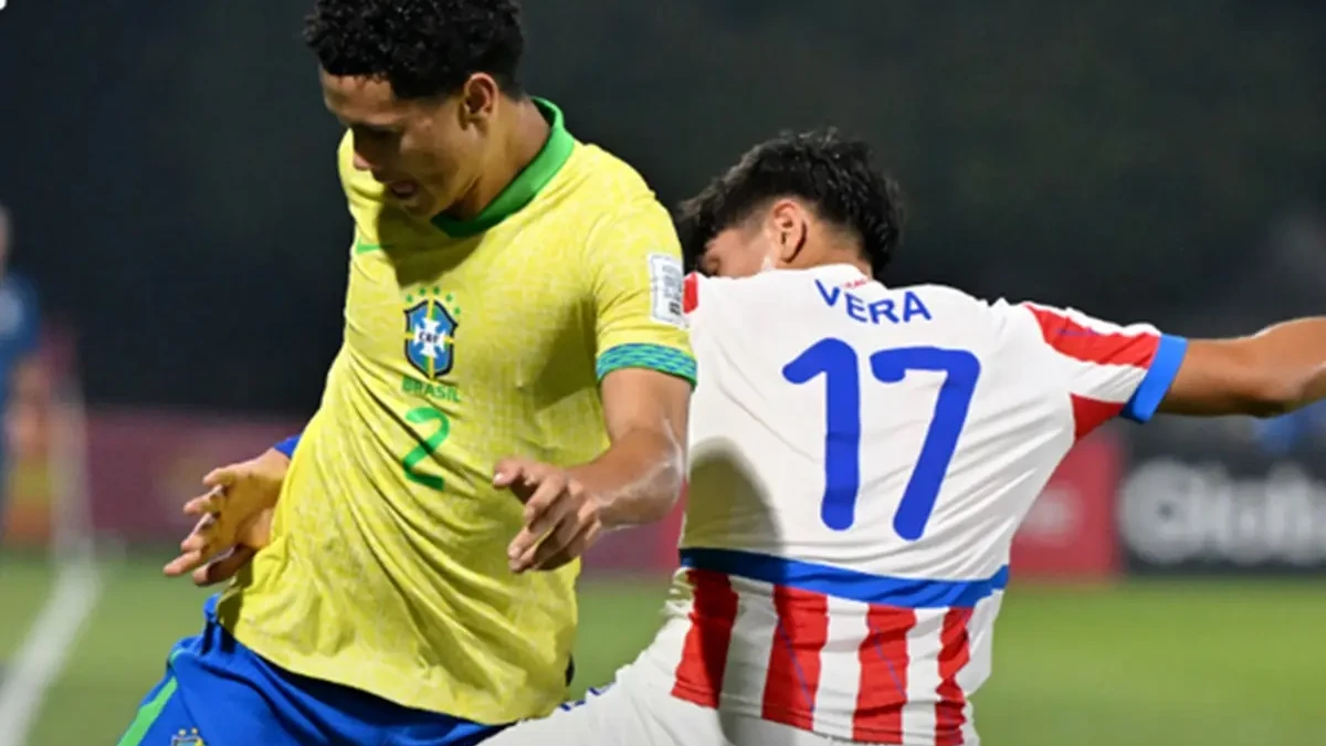 Jogo entre seleção brasileira e Paraguai na Copa do Mundo Sub-17