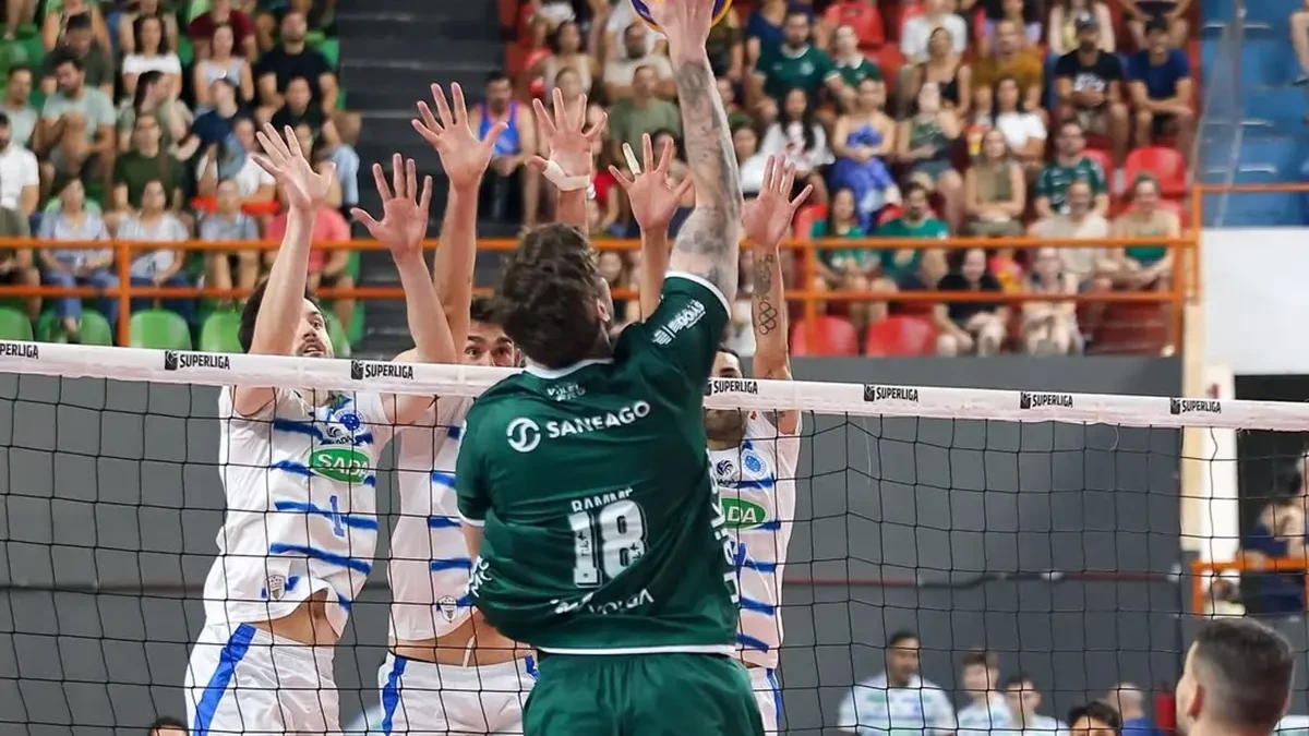 Jogo entre Goiás Vôlei e Cruzeiro na Superliga A