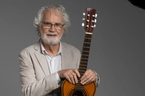 Renato Teixeira faz show gratuito em Goiânia nesta quarta-feira (19)