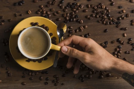 Pesquisa revela que café é eficaz no combate de um tipo de câncer; saiba qual Extrato do café bloqueou a progressão das células tumorais