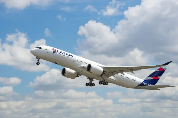Latam cria novas rotas no Brasil e no exterior; uma delas é para Goiás Trajetos serão operados pelas aeronaves Airbus A320 e Boeing 787