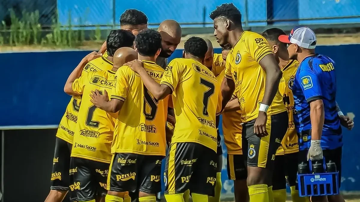 Equipe do Crixás na disputa do Campeonato Goiano da Terceira Divisão