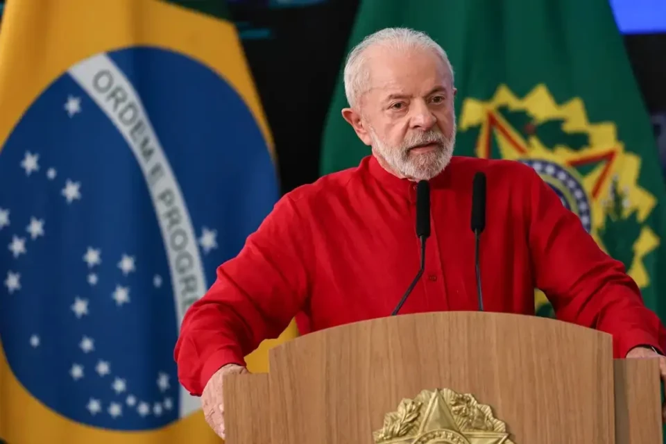 Lula sanciona lei que proíbe uso de linguagem neutra na administração pública Medida faz parte da Política Nacional de Linguagem Simples