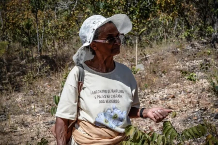 Imagem de uma pessoa idosa negra