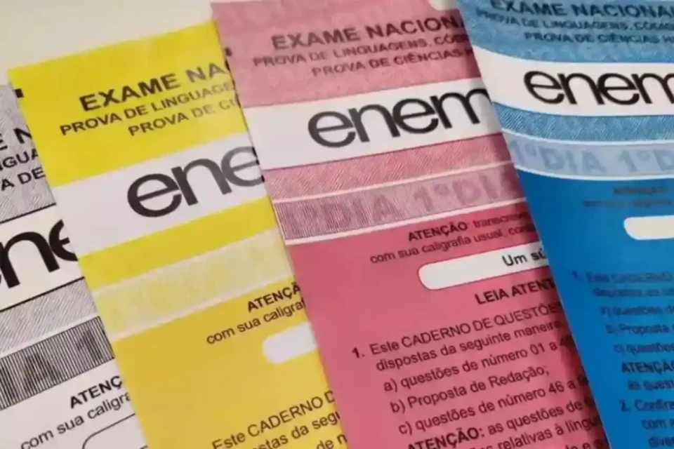 MEC anula questões do Enem 2025 e aciona PF; veja as perguntas Live antecipou perguntas semelhantes às da prova Edcley Teixeira