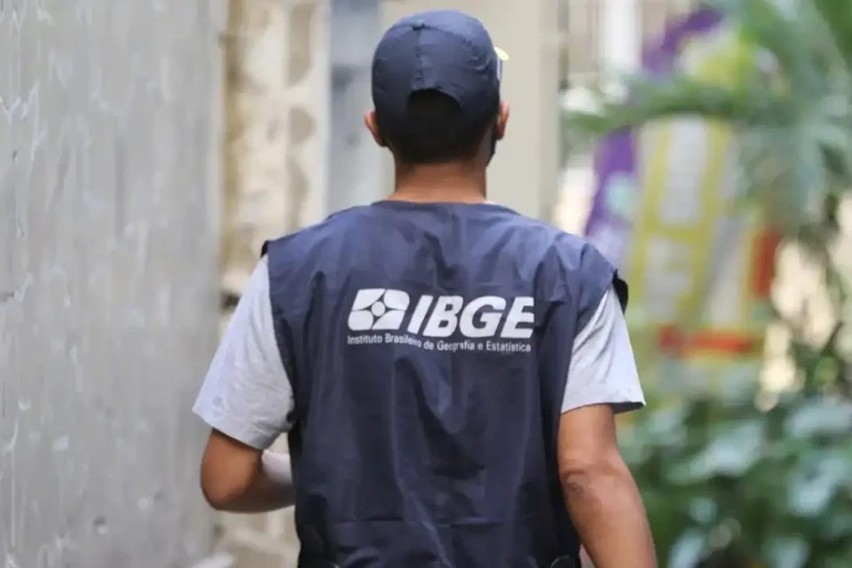 IBGE contrata mais de 9.600 temporários; veja cargos, salários e como concorrer Aprovados receberão auxílios alimentação, creche e transporte