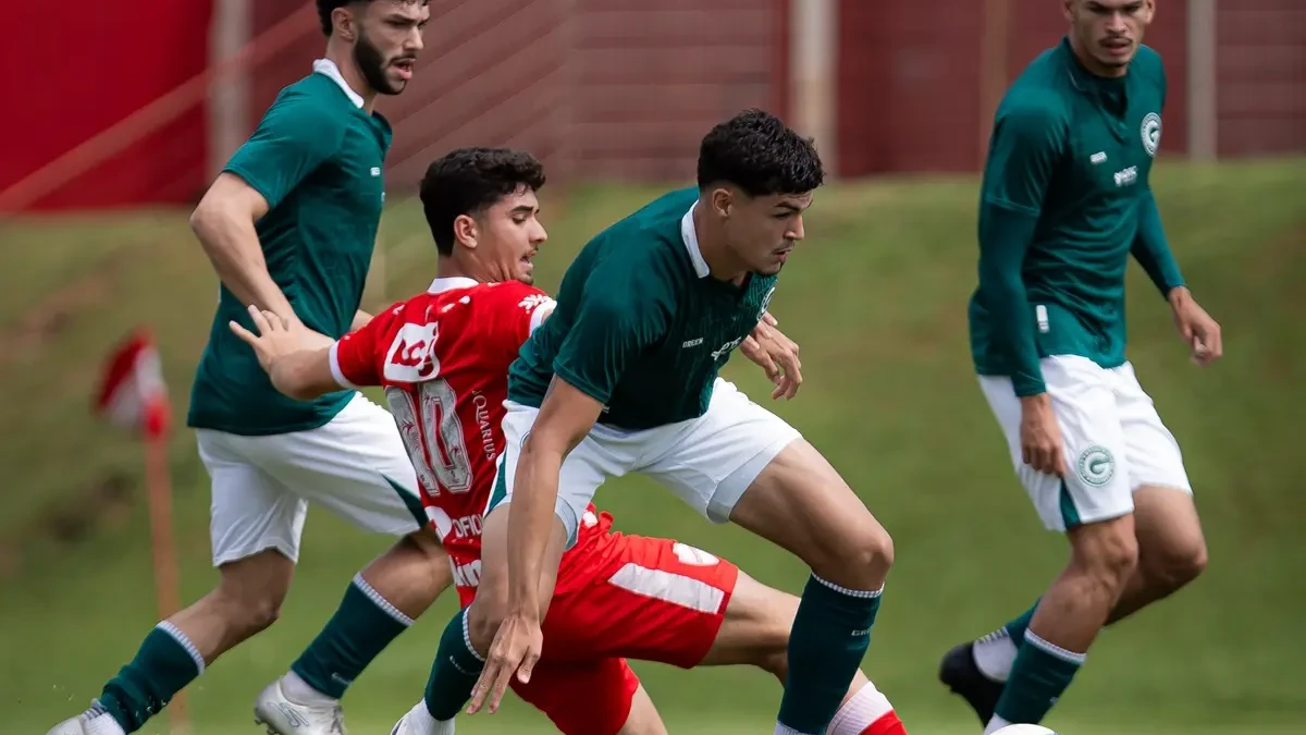 Jogo entre Goiás e Vila Nova nas categorias de base