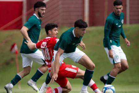 Jogo entre Goiás e Vila Nova nas categorias de base