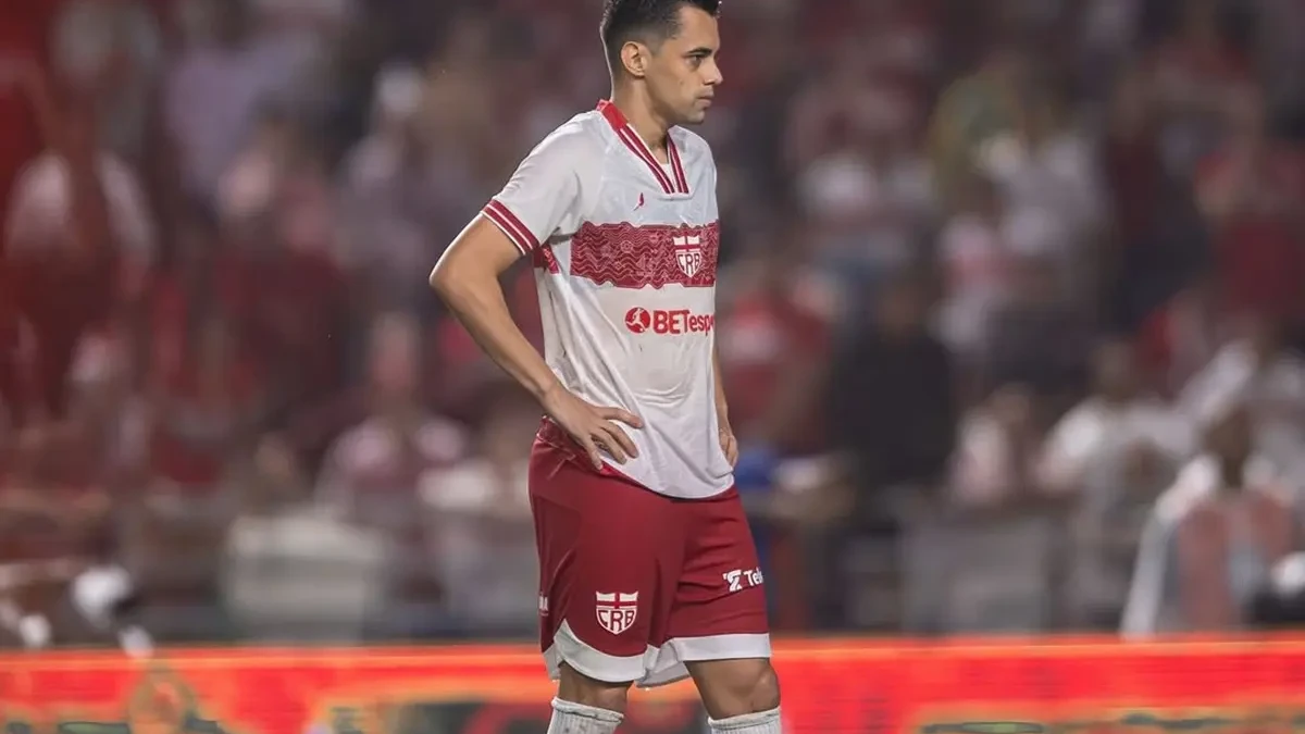 Matheus Ribeiro em jogo pelo CRB