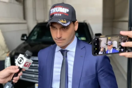 Câmara quer que Eduardo Bolsonaro devolva o salário de março (Foto: Agência Brasil)