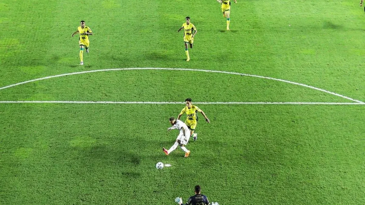 Santos sai na frente com Neymar, mas sofre empate e está um ponto do Z-4