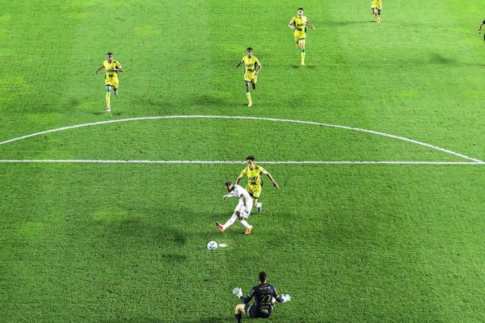 Santos sai na frente com Neymar, mas sofre empate e está um ponto do Z-4