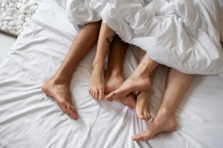 Qual é o número ideal de parceiros amorosos? Resultado da ciência divide opiniões Sociedade valoriza mais a moderação do que os extremos