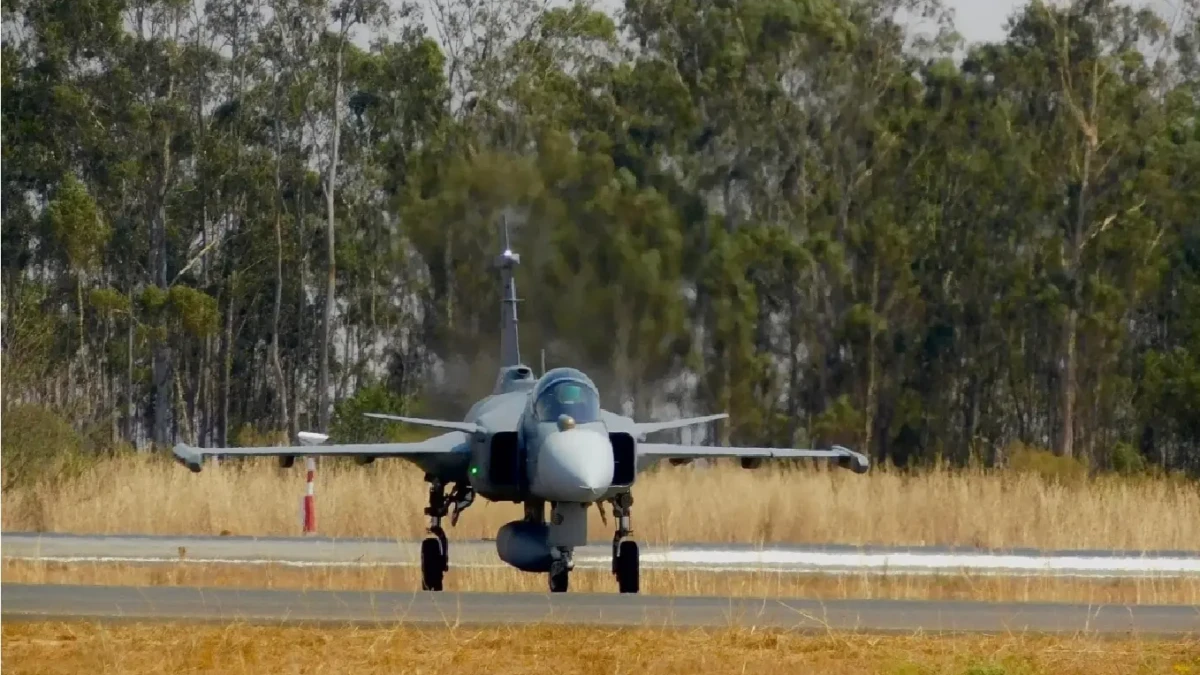 Imagem mostra modelo Gripen da FAB