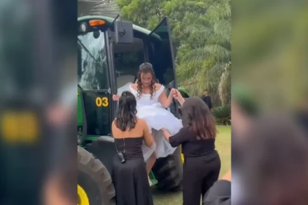 'Rústica e sistemática': noiva chega de trator no casamento em Senador Canedo