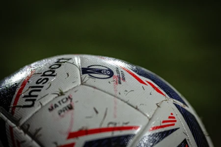 Cinco times lutam por uma das três vagas disponíveis para Série A; enquanto três brigam para não cair