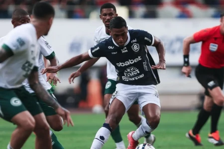 Jogo entre Remo e Goiás na Série B