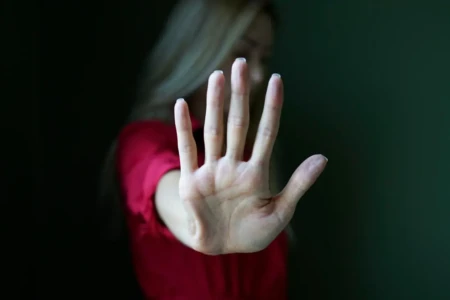 Violência psicológica atinge 88% das mulheres no Brasil Cerca de 71% das agressões são testemunhadas por alguém