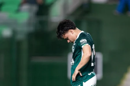 Goiás perde pontos preciosos contra equipes que foram rebaixadas