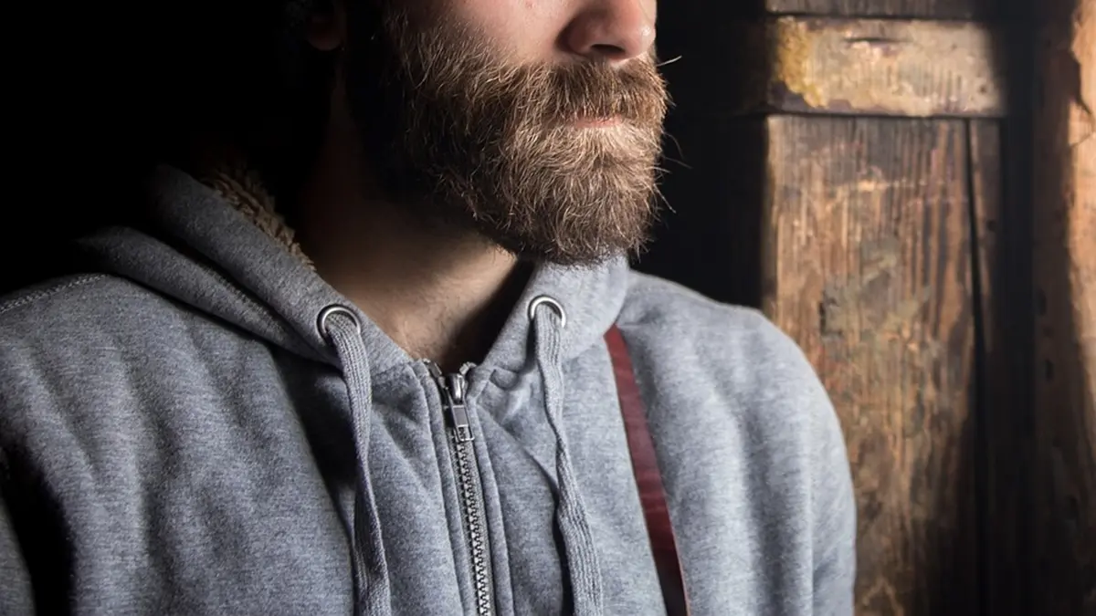 Mecânico demitido por se recusar a tirar a barba, em Goiânia, não foi discriminado, diz TRT-GO