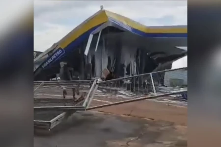 Imagem do telhado que caiu