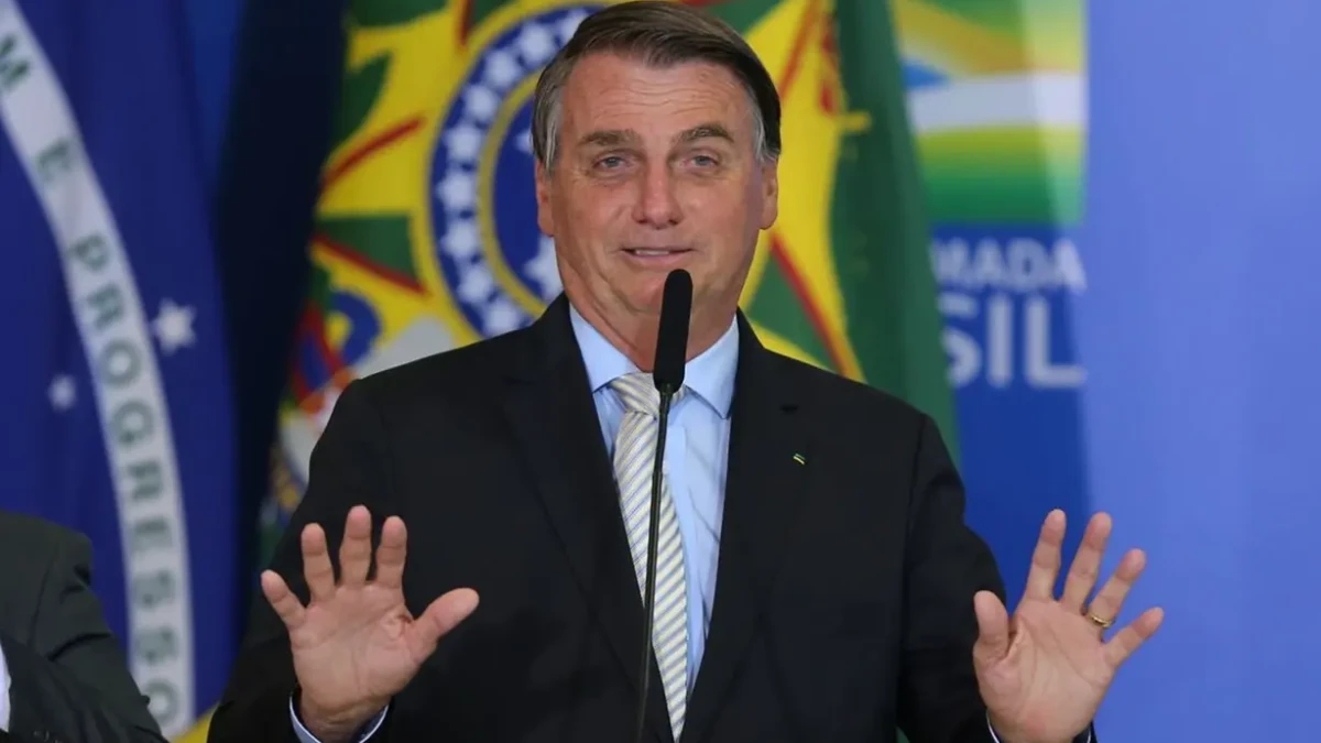 Bolsonaro pode ir para semiaberto em 2033, estima Vara de Execução Penal Progressão de regime depende de outros fatores