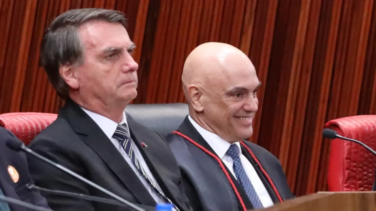 Moraes cita prisão de Lula para manter Bolsonaro na PF Lula ficou em 2018 e 2019 preso 580 dias na sede da Superintendência da PF do Paraná