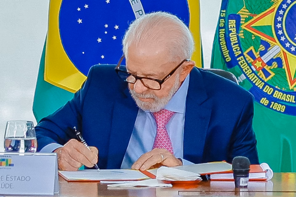 Lula sanciona lei que isenta do Imposto de Renda quem ganha até R$ 5 mil; veja o que muda em 2026 Texto prevê tributação de diversa rendas
