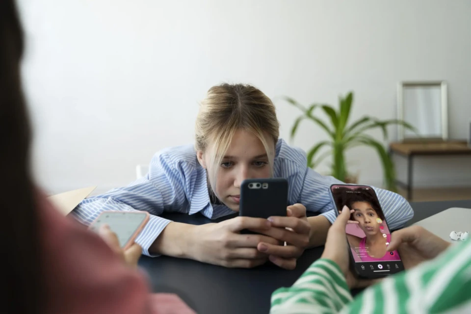 Pausa de uma semana nas redes sociais já reduz ansiedade, depressão e insônia, indica estudo Participaram do experimento, 295 pessoas