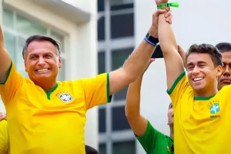 Visita ocorreu pouco antes de ex-presidente ser preso Moraes intima defesa de Bolsonaro a explicar uso de celular de Nikolas durante visita