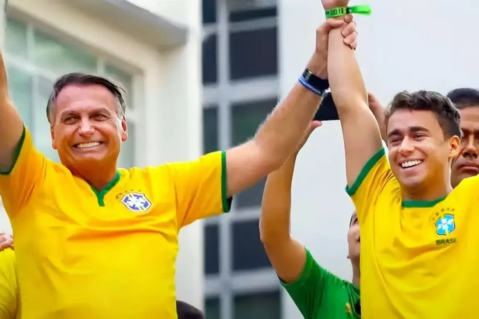 Visita ocorreu pouco antes de ex-presidente ser preso Moraes intima defesa de Bolsonaro a explicar uso de celular de Nikolas durante visita