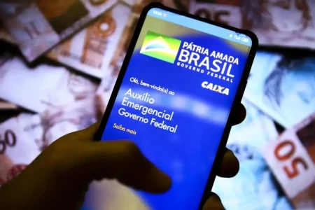 Auxílio Emergencial: governo prorroga prazo de devolução para quem recebeu indevidamente 177,4 mil famílias foram notificadas