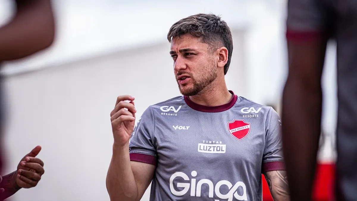 João Vieira, volante do Vila Nova