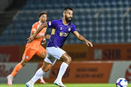 Willian Maranhão em partida no Vietnã