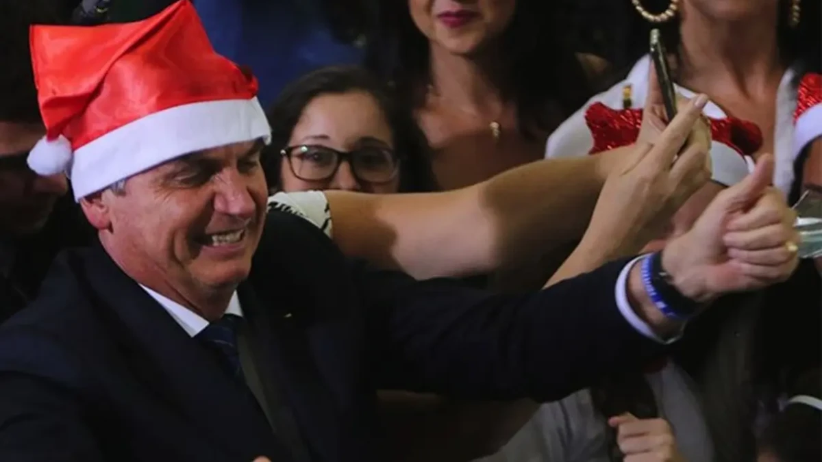 Bolsonaro tem direito a saidinha? Saiba se ex-presidente vai passar o Natal preso STF determinou a execução da pena do político