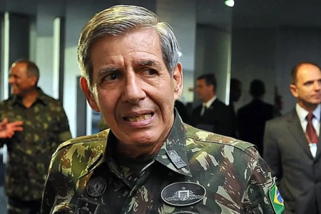 PGR defende prisão domiciliar para general Heleno Ex-ministro de Bolsonaro foi preso após condenação a 21 anos na trama golpista
