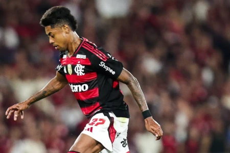 Bruno Henrique, que estará na final da Libertadores jogou no Goiás, em 2015