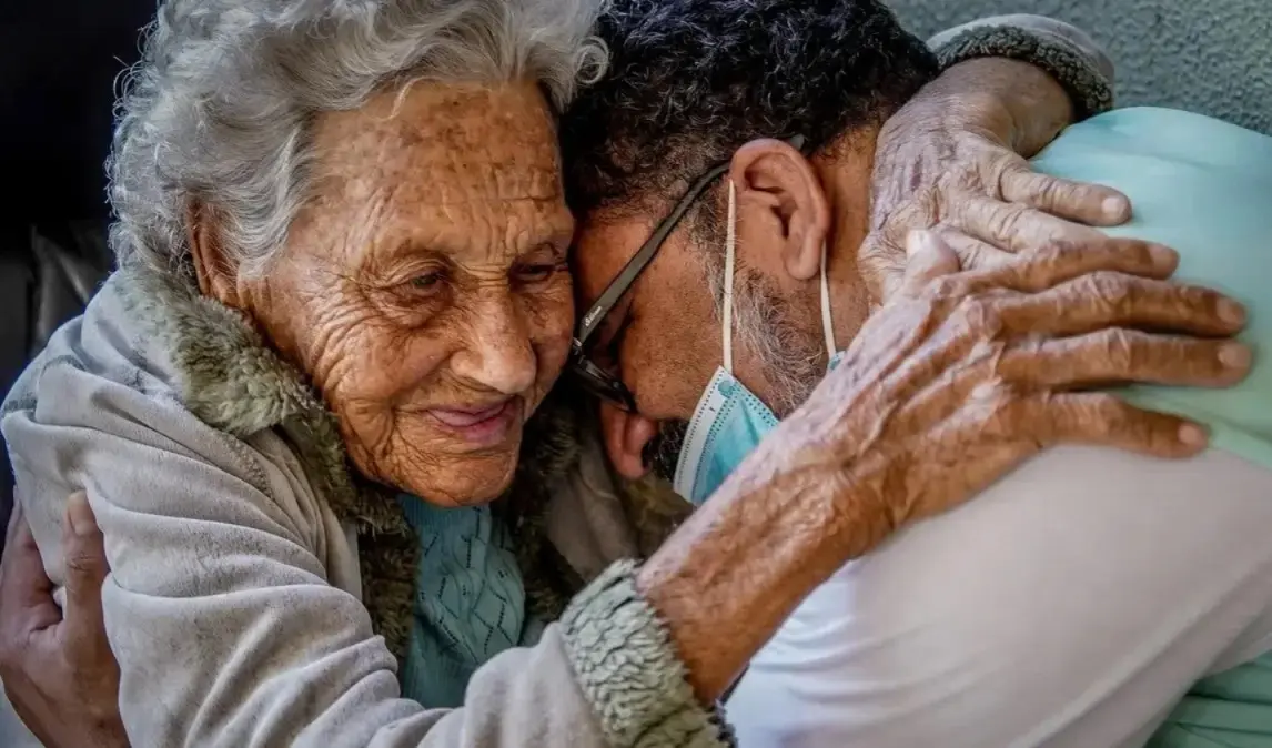 Expectativa de vida no Brasil chega a 76,6 anos, diz IBGE Mortalidade infantil de crianças com até um ano manteve queda