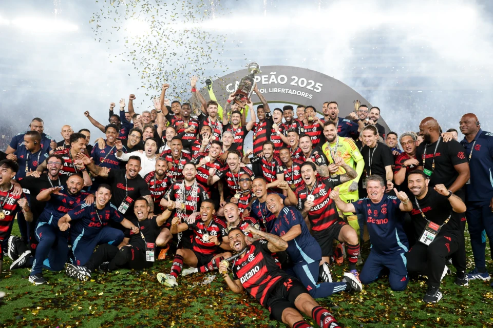 Flamengo vence Palmeiras e é tetracampeão da Libertadores