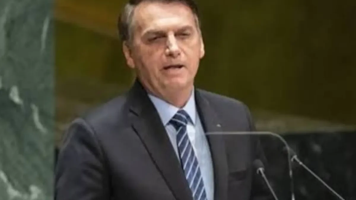 Palavras cruzadas, futebol e marmitas: a primeira semana de Bolsonaro na prisão (Foto: Instagram/Bolsonaro)